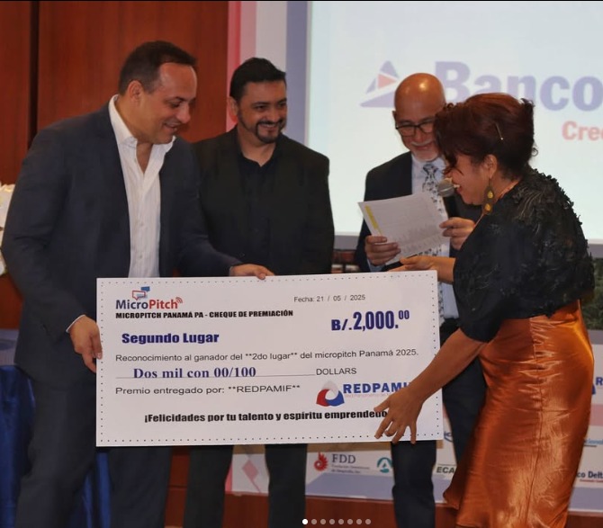 Premiación a micro y pequeños Empresarios.
